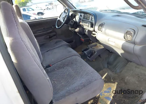 2001 Dodge Ram 2500 St z USA, uszkodzony, nr VIN 3B7KC266X1M511169